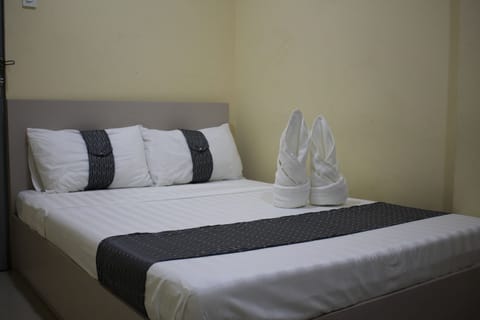 Standard Double Room, 1 Double Bed | Desk, rollaway beds, free WiFi, bed sheets