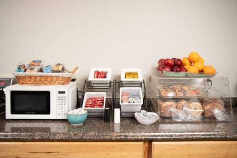 Free daily continental breakfast