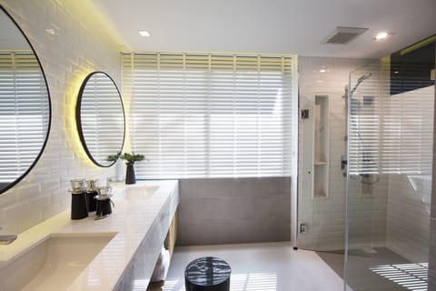 Tamarind Suite  | Bathroom | Free toiletries, hair dryer, bathrobes, slippers