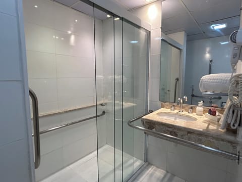 Exclusive Room, Accessible | Bathroom | Shower, free toiletries, hair dryer, towels