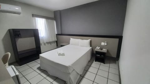 Superior Room, 1 Double Bed | In-room safe, desk, blackout drapes, free cribs/infant beds