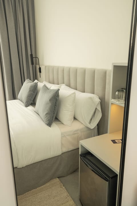 Standard Room | Premium bedding, down comforters, pillowtop beds, minibar