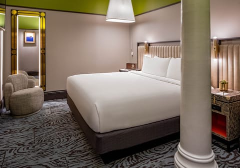 Standard Room, 1 King Bed, No Windows | Premium bedding, in-room safe, desk, soundproofing
