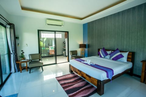 Deluxe Villa, 1 King Bed, Garden View, Garden Area | Premium bedding, Select Comfort beds, in-room safe, desk