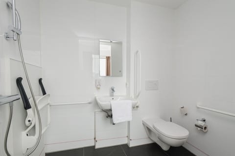 Superior Double Room, Accessible | Desk, soundproofing, free WiFi, bed sheets