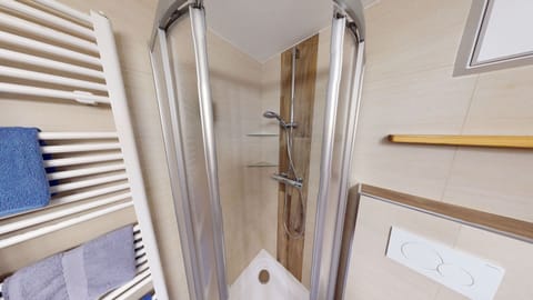 Comfort Double Room, Balcony, Mountain View | Bathroom | Shower, free toiletries, hair dryer, bathrobes