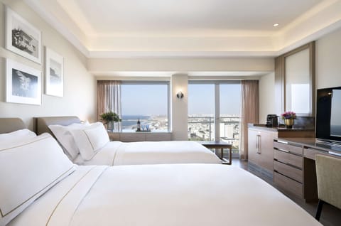 Twin Grand Vista Room with Sea View | Premium bedding, minibar, in-room safe, desk