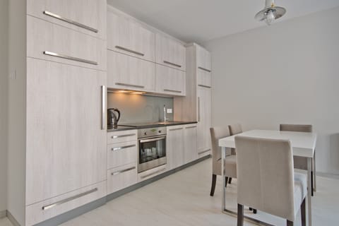 Apartment (Sopocka Przystan I) | Private kitchen | Fridge, oven, stovetop, coffee/tea maker