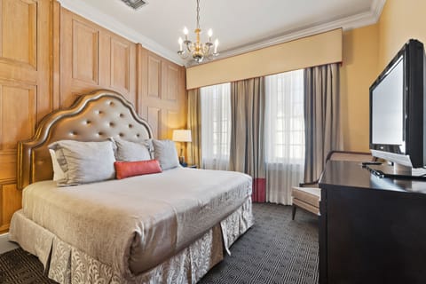 Suite | Premium bedding, in-room safe, desk, laptop workspace