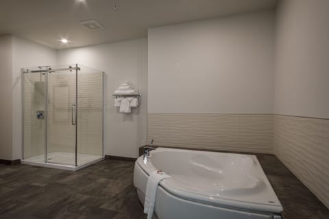 Suite, 1 King Bed, Non Smoking, Hot Tub | Jetted tub