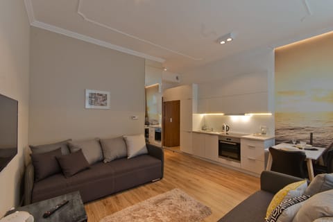 Studio | Living room | Flat-screen TV