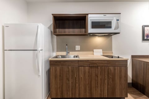 Standard Studio, 1 Queen Bed, Non Smoking, Refrigerator & Microwave | Private kitchen | Full-size fridge, microwave, stovetop, freezer