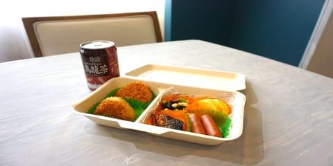 Daily to-go breakfast (JPY 800 per person)