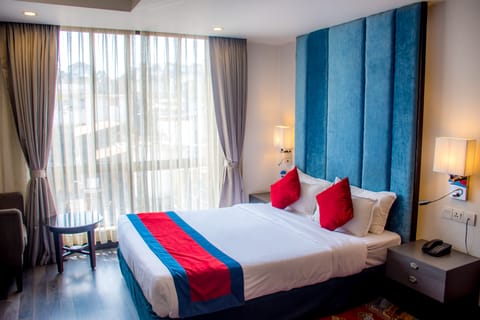 Superior Room, 1 Queen Bed, City View | 1 bedroom, premium bedding, minibar, in-room safe