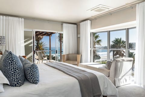 Sea and Mountain Suite | Egyptian cotton sheets, premium bedding, minibar, in-room safe