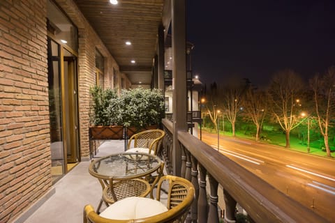 Family Room (Orbeliani) | Balcony