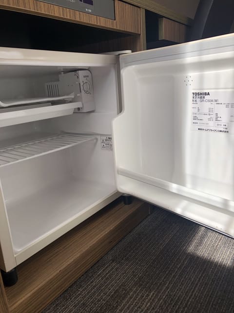 Mini-refrigerator