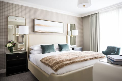 Junior Suite, 1 King Bed (Junior Suite) | Frette Italian sheets, premium bedding, down comforters, pillowtop beds