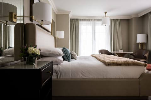 Superior Room, 1 King Bed, Courtyard View (Superior King) | Frette Italian sheets, premium bedding, down comforters, pillowtop beds