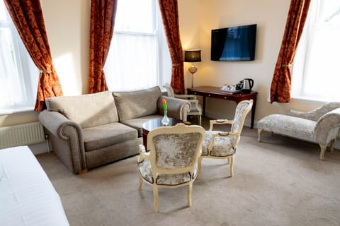 Luxury plus room | Iron/ironing board, free WiFi, bed sheets