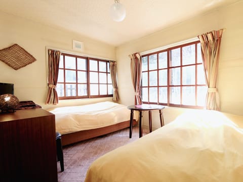 Twin Room, Private Bathroom | Free WiFi, bed sheets