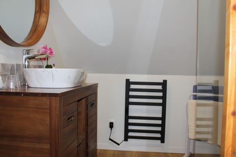 Exclusive Studio, 1 Bedroom, Garden View | Bathroom | Shower, free toiletries, hair dryer, towels