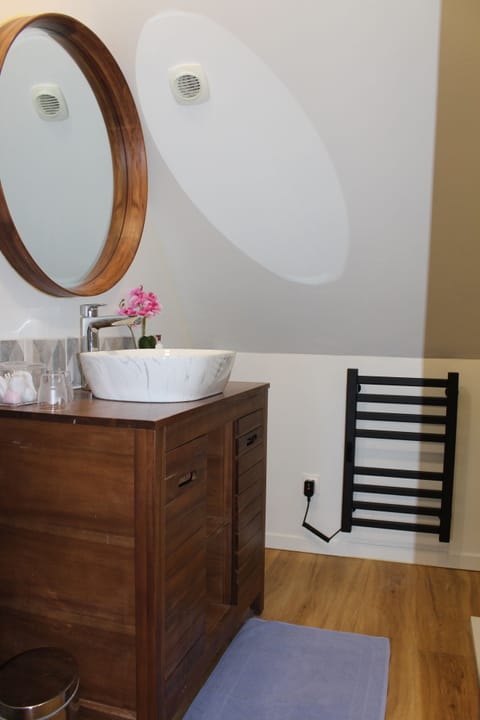 Exclusive Studio, 1 Bedroom, Garden View | Bathroom | Shower, free toiletries, hair dryer, towels