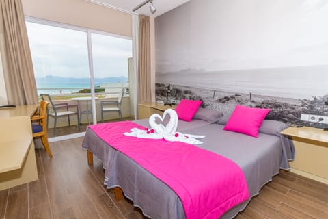 Suite, Sea View | In-room safe, desk, free WiFi, bed sheets