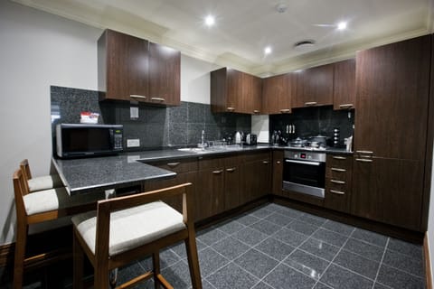 Luxury Apartment, 2 Bedrooms | Private kitchen | Fridge, microwave, oven, stovetop