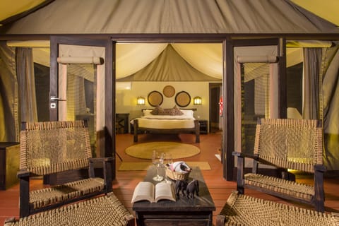 Luxury Tent | Minibar, in-room safe, individually decorated, individually furnished