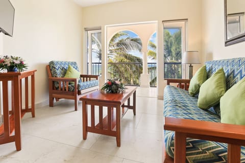 1 Bedroom Oceanfront Balcony Suite | 1 bedroom, pillowtop beds, in-room safe, blackout drapes