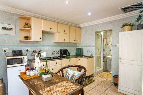 Non sea-facing apartment | Private kitchen | Coffee/tea maker