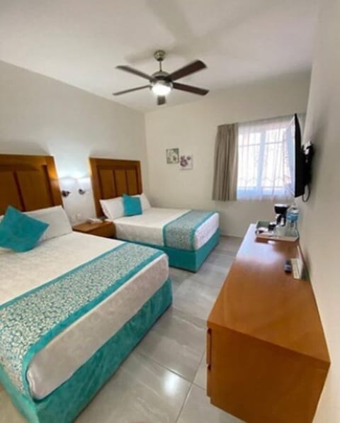 Deluxe Room (Remodelada) | In-room safe, free WiFi, bed sheets