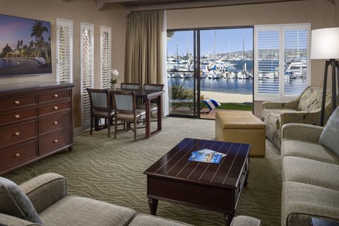 Suite, 1 King Bed with Sofa bed, Bay View (Marina Suite King 1st Floor) | In-room safe, desk, blackout drapes, iron/ironing board