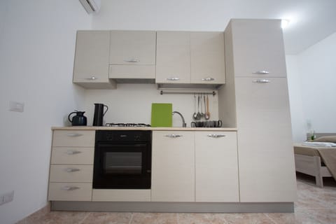 Comfort Apartment, 2 Bedrooms, 2 Bathrooms | Private kitchenette