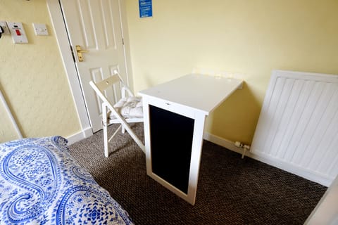 Single Room (small) | Free WiFi, bed sheets