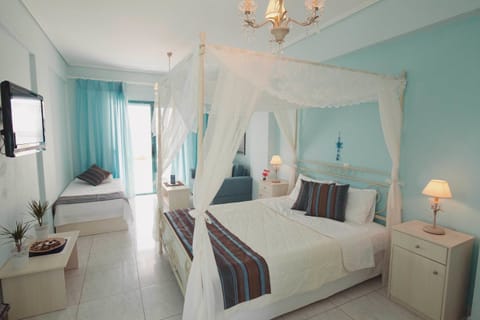 Suite, Sea View | Premium bedding, in-room safe, desk, soundproofing