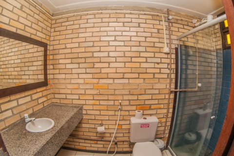 Standard Triple Room | Bathroom | Shower, towels