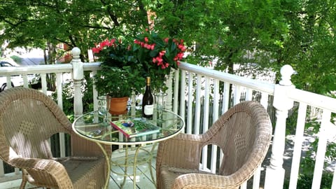 Gardener's Cottage with Balcony | Terrace/patio
