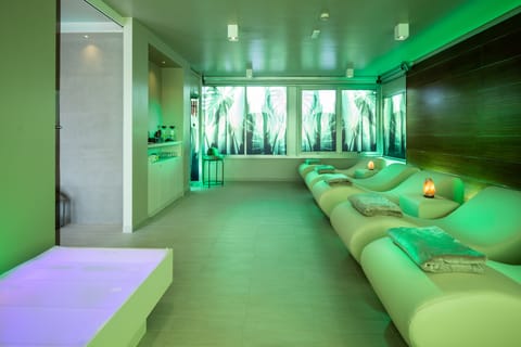 Sauna, spa tub, steam room, Turkish bath, body treatments, aromatherapy