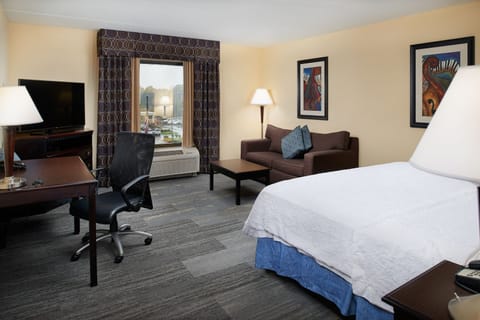 Room, 1 King Bed | Premium bedding, in-room safe, desk, blackout drapes