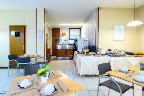 Daily buffet breakfast (EUR 7 per person)