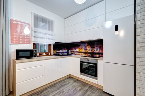 Deluxe Studio (2 adults) | Private kitchen | Full-size fridge, stovetop, dishwasher, electric kettle