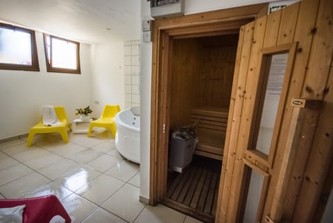 Villa, 4 Bedrooms, Private Pool | Bathroom amenities | Shower, hair dryer, towels