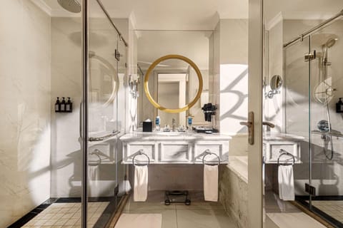 Deluxe Room, 1 King Bed, Ocean View | Bathroom | Separate tub and shower, free toiletries, hair dryer, bathrobes
