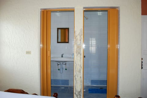 Comfort Double or Twin Room | Bathroom | Shower, free toiletries, hair dryer, towels