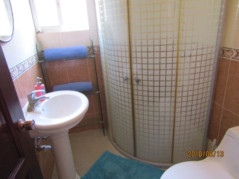 Apartment, 2 Bedrooms, Balcony, Beachside | Bathroom | Shower, free toiletries, towels