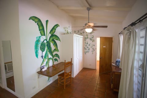 Classic Room, 2 Queen Beds, Non Smoking, Ocean View | Living area | 32-inch flat-screen TV with cable channels, TV, MP3 dock