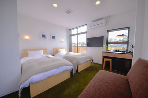 Twin Extra Room | Desk, free WiFi, bed sheets