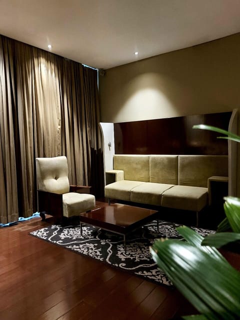 Inner Suite | Living area | LED TV